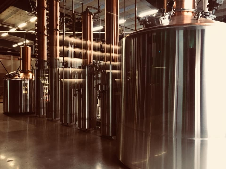Une usine à la hauteur des ambitions de Menaud, distillerie et brasserie |  Le Charlevoisien