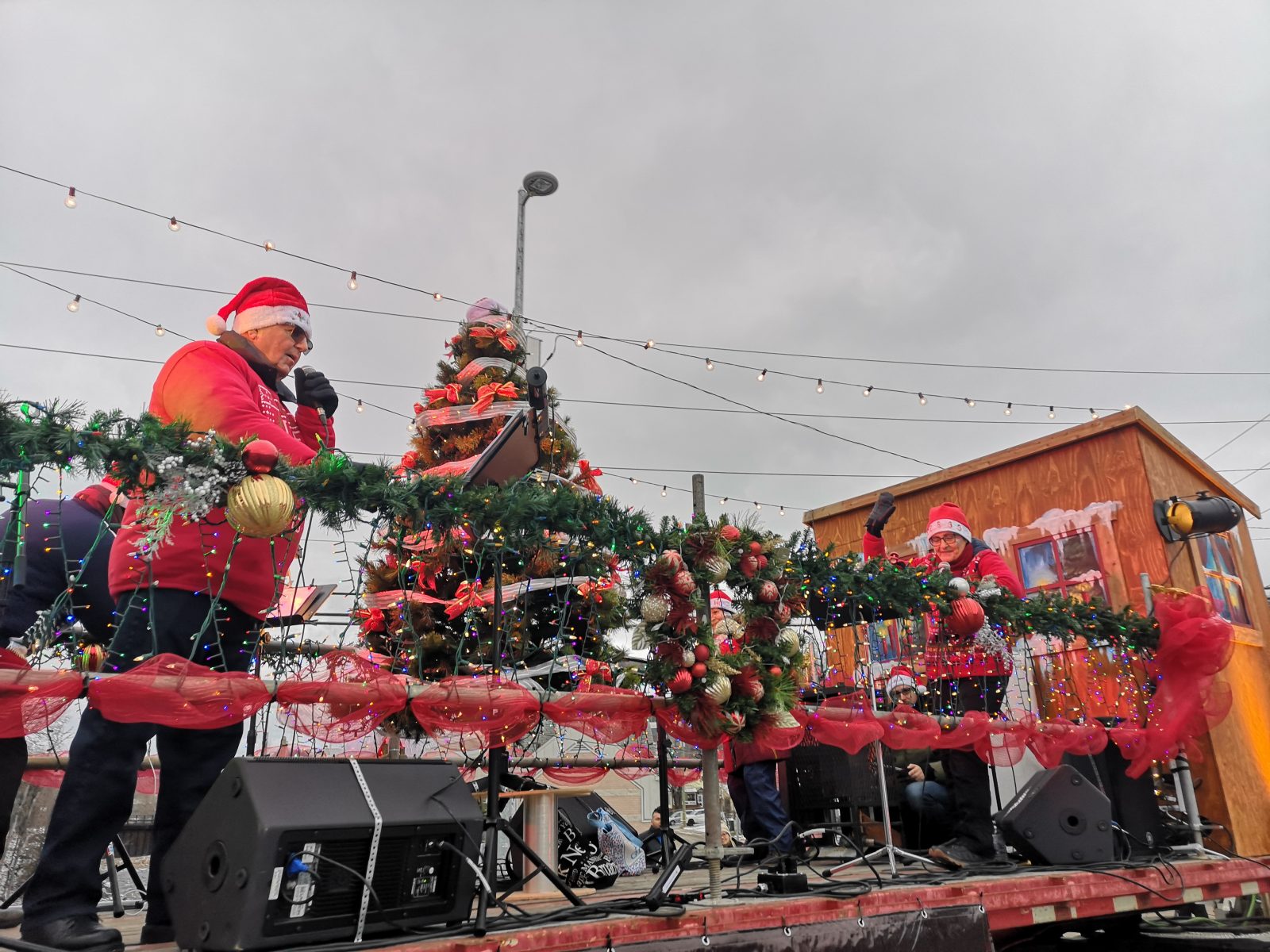 (PHOTOS) La première parade de Noël de Clermont en images Le